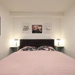 N15 - Room22 Familyhouse شقة