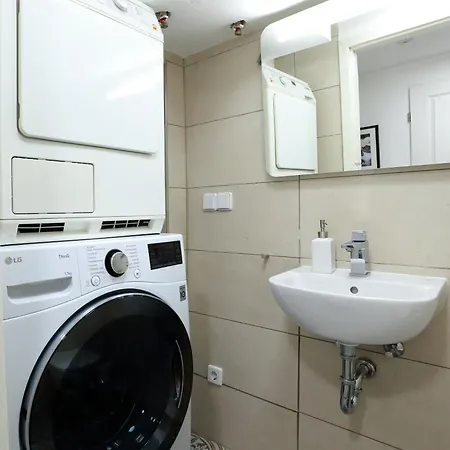 Apartment N15 - Room22 Familyhouse