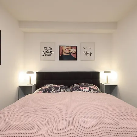 N15 - Room22 Familyhouse Apartment