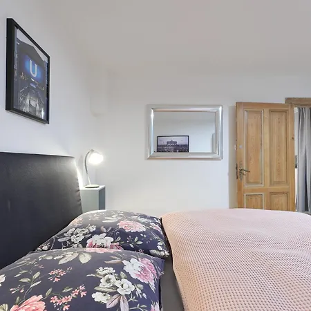 N15 - Room22 Familyhouse Apartment *